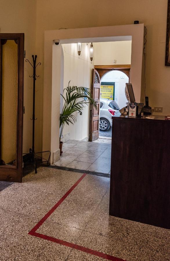 Antica Terrazza Frascati Bed & Breakfast Bagian luar foto